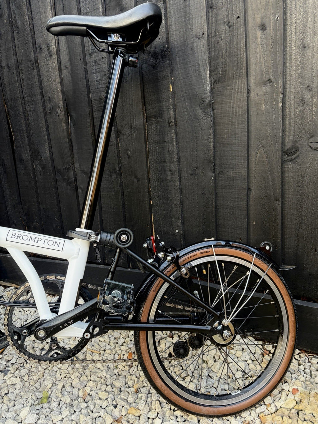 Brompton Folding Bike 16in White/Black Hub Gears Mudguards Reflectors