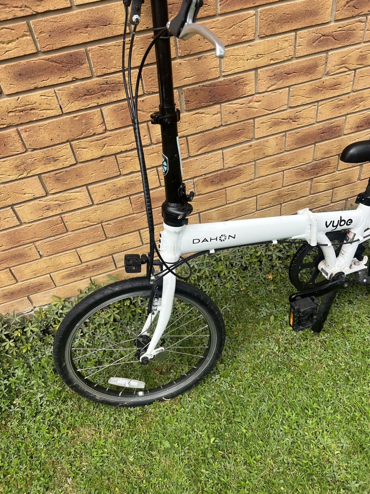 Dahon Vybe D7 Folding Bike (£599 New) white happy to ship