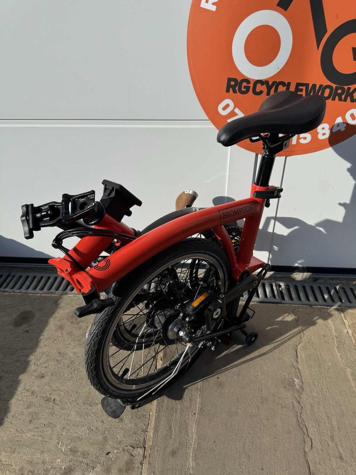 Brompton 2023 C Line Orange 6 speed Excellent condition