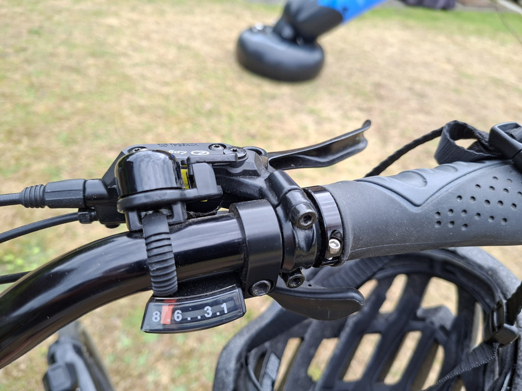 Volt metro ~ Black Folding Bike ~ plus extras! only done 470 miles! (EN15194)