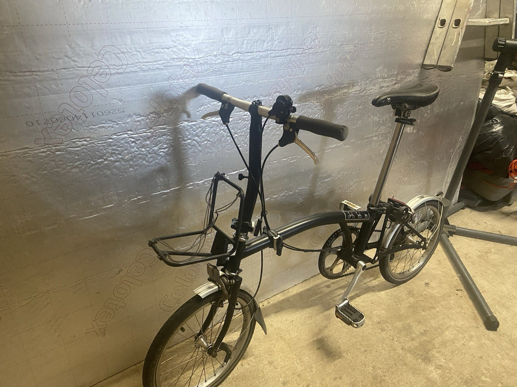 Brompton 16in Folding Bike Black/Silver Mudguards