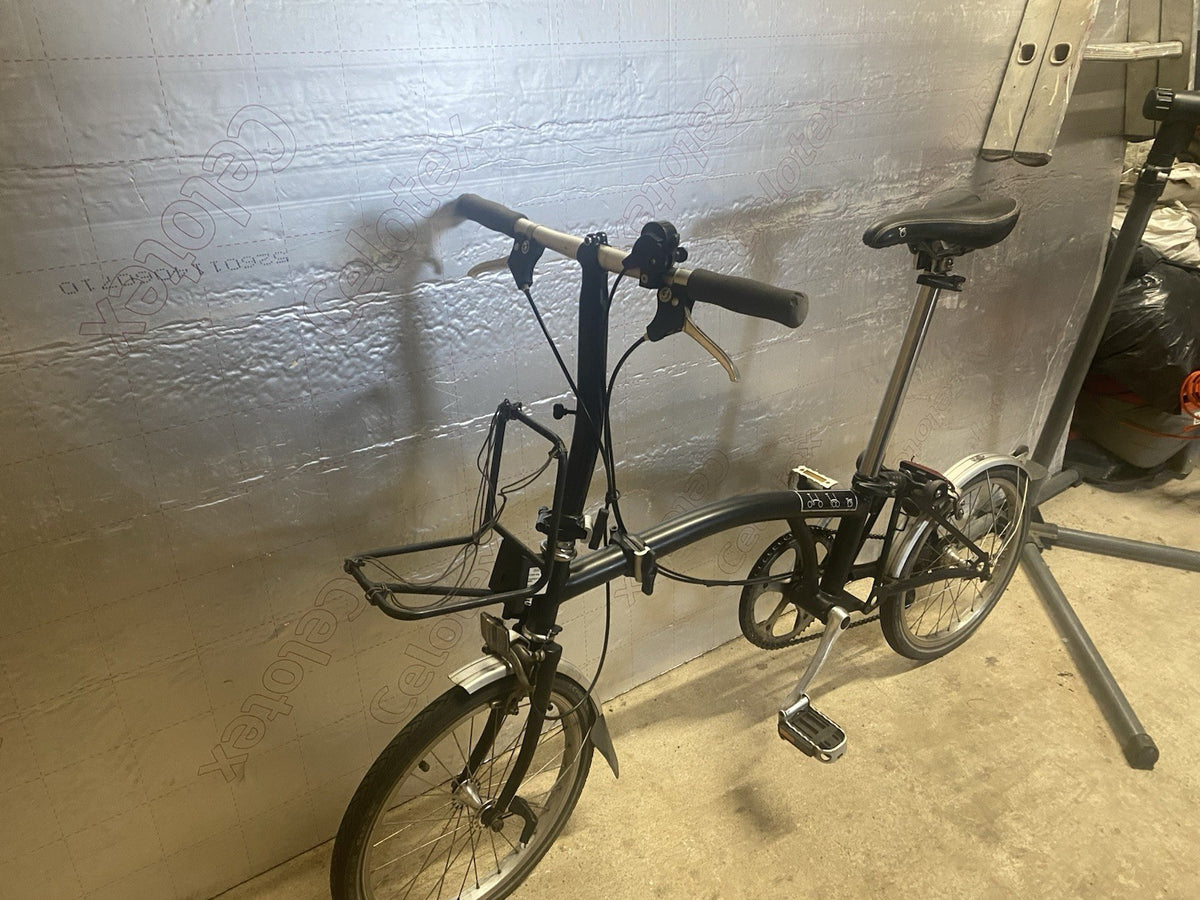 Brompton 16in Folding Bike Black/Silver Mudguards