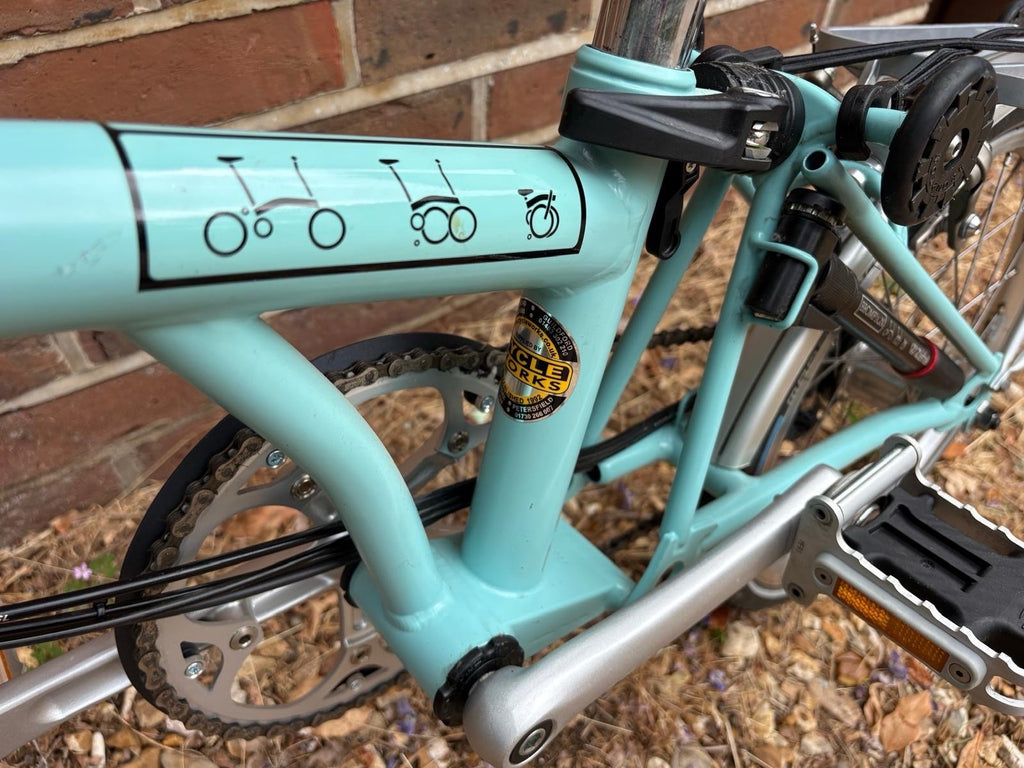 Brompton 6M used once. 6 gears, telescopic seat post.