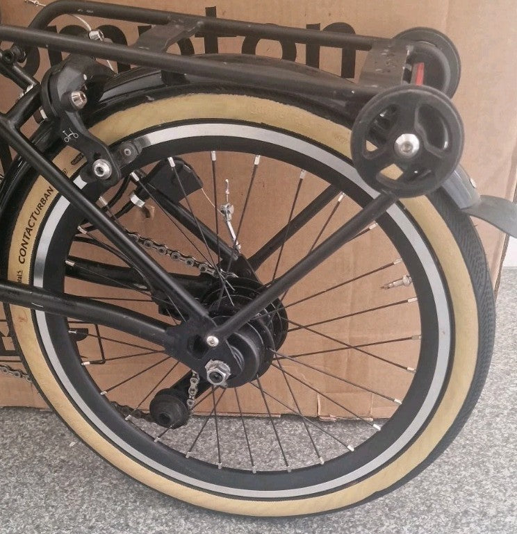 Brompton P Line 12 speed FLAME LACQUER + roller. Low £$🌎 Post📦🛫📮.RRP£2679
