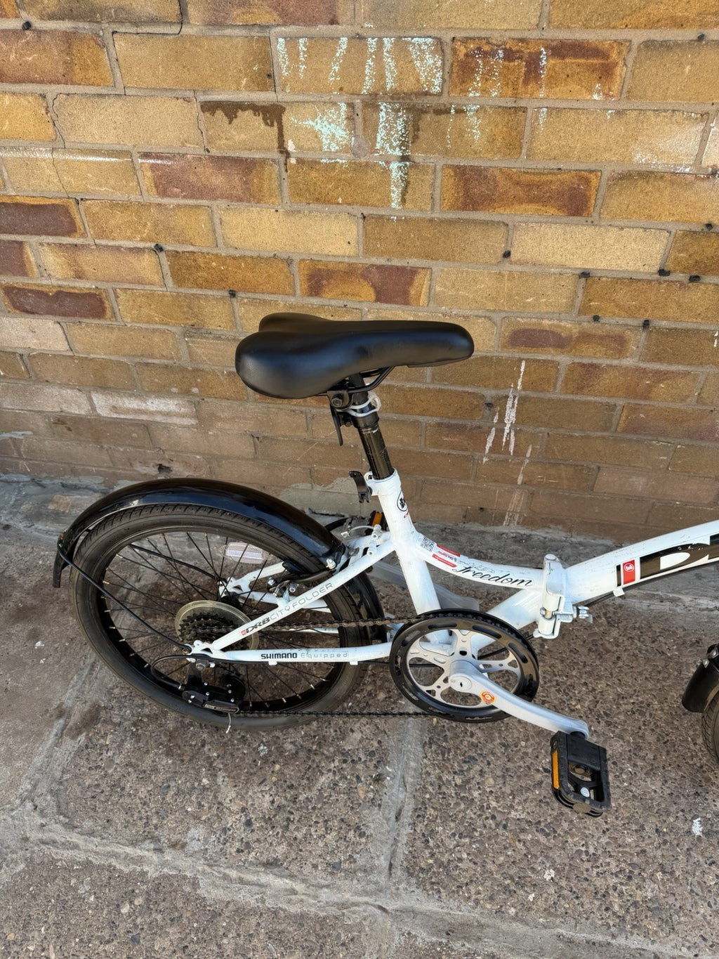 DRB Freedom Folding Commuter Bicycle 20 Wheel 6 Speed White Black Cycling