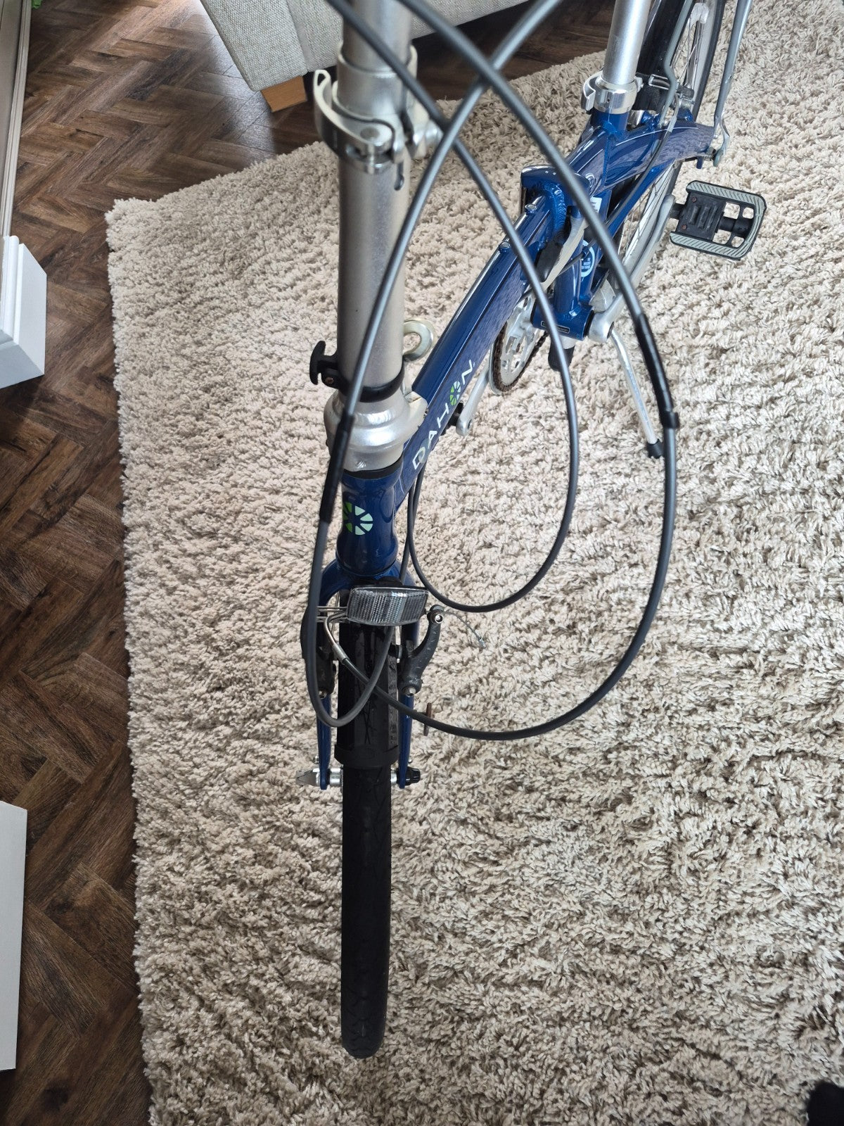 Dahon 2007 MU P8 Folding Bike. Comes with stand and pump in the saddle housing