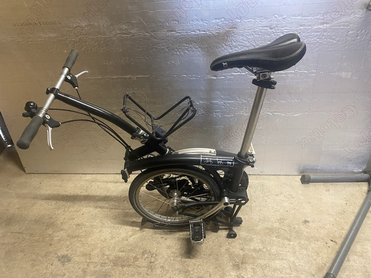 Brompton 16in Folding Bike Black/Silver Mudguards