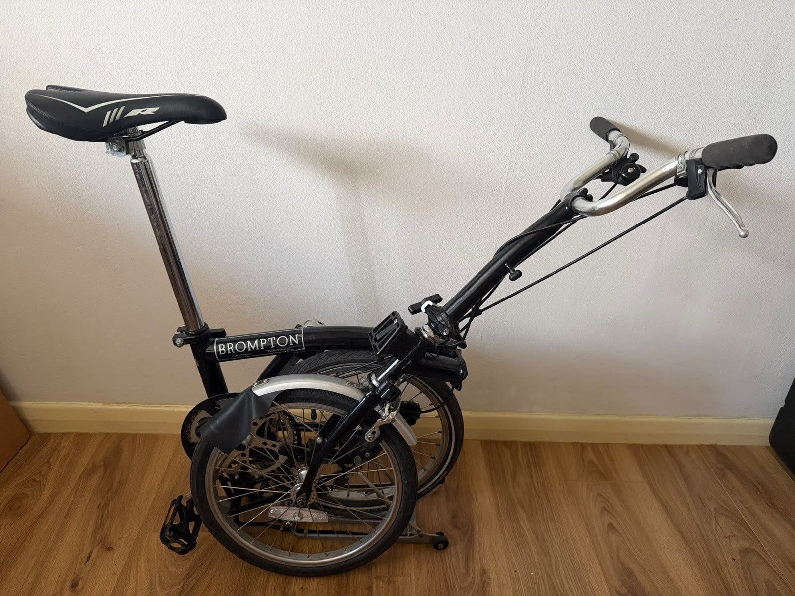 Brompton  M6R (6 Speed) folding bicycle -  (GOOD CONDITION)