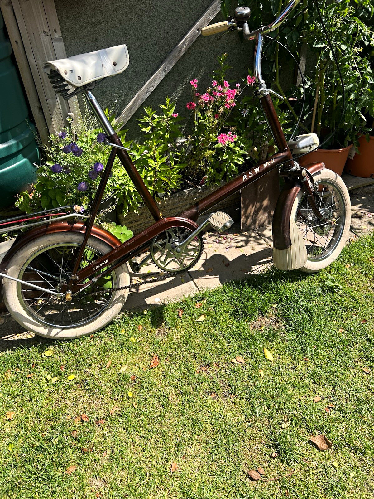 Raleigh RSW Mk 2 Folding Bike 16in Brown/White, Mudguards & Bell (1968)