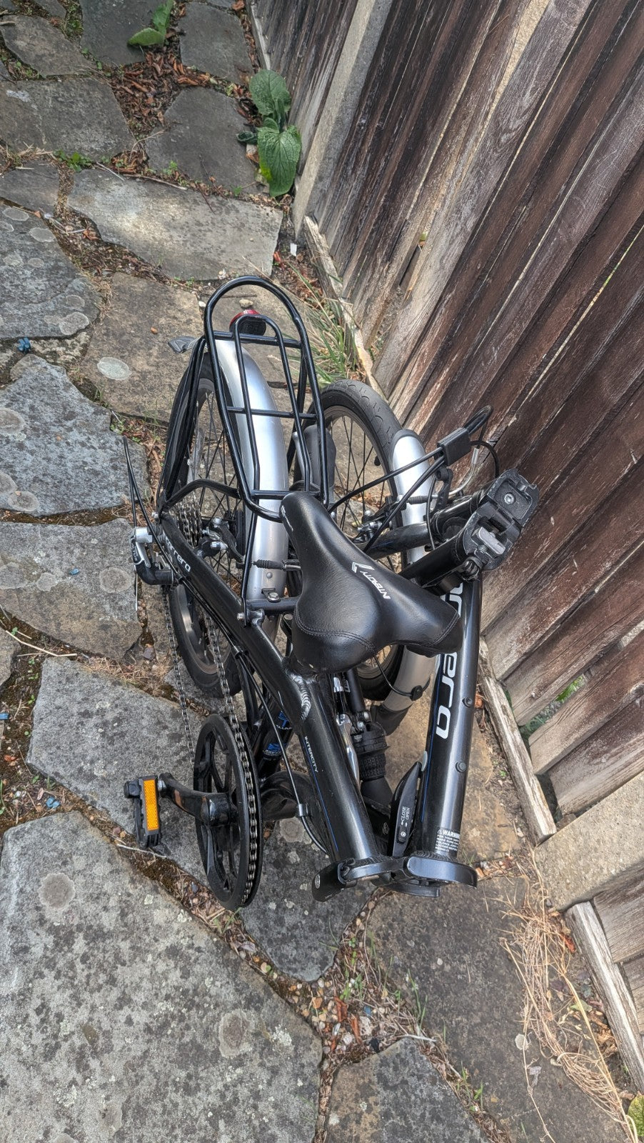 Fold Up Carrera Intercity Bike Black In Excellent Condition