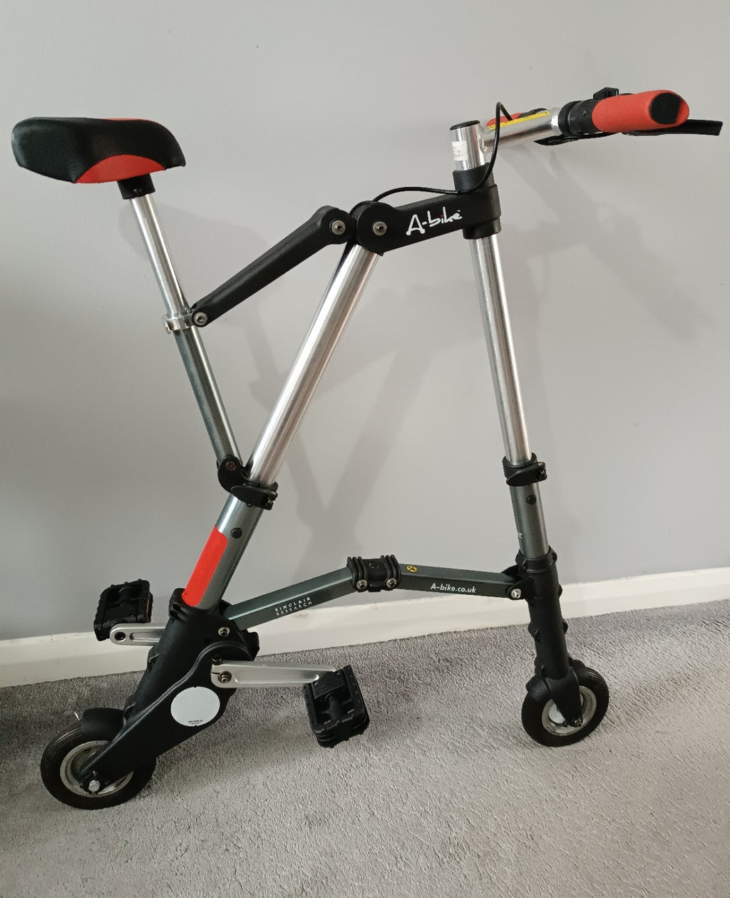 A-bike ZB01 Folding Mini Bike 6in Wheels Aluminium Silver/Black/Red