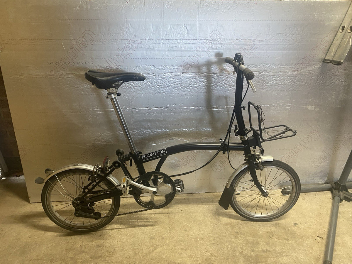 Brompton 16in Folding Bike Black/Silver Mudguards