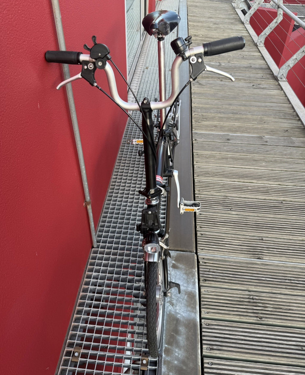 Brompton M3R Matte Black - 3 Speed with Son Dynamo Hub