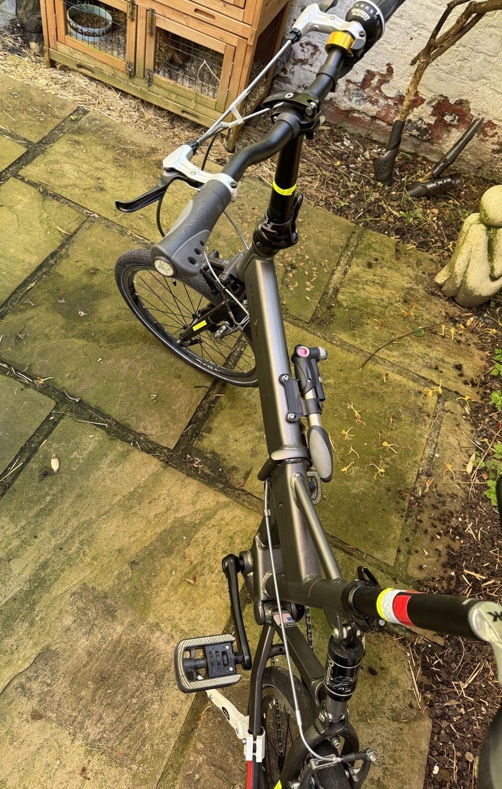 Dahon Jetstream P8 folding bike