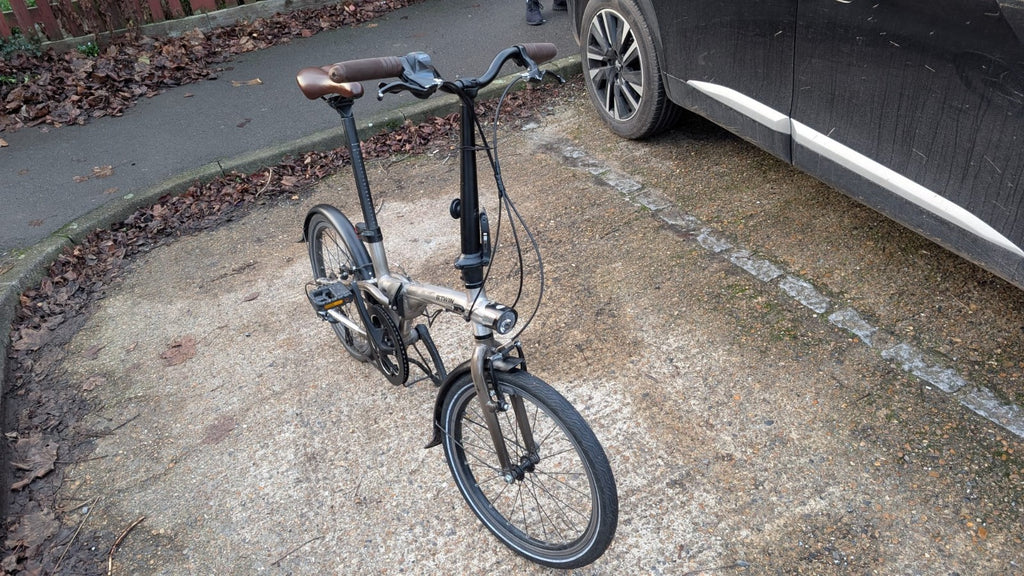 Btwin Tilt 900 Folding Bike 9 Speed Lightweight.
