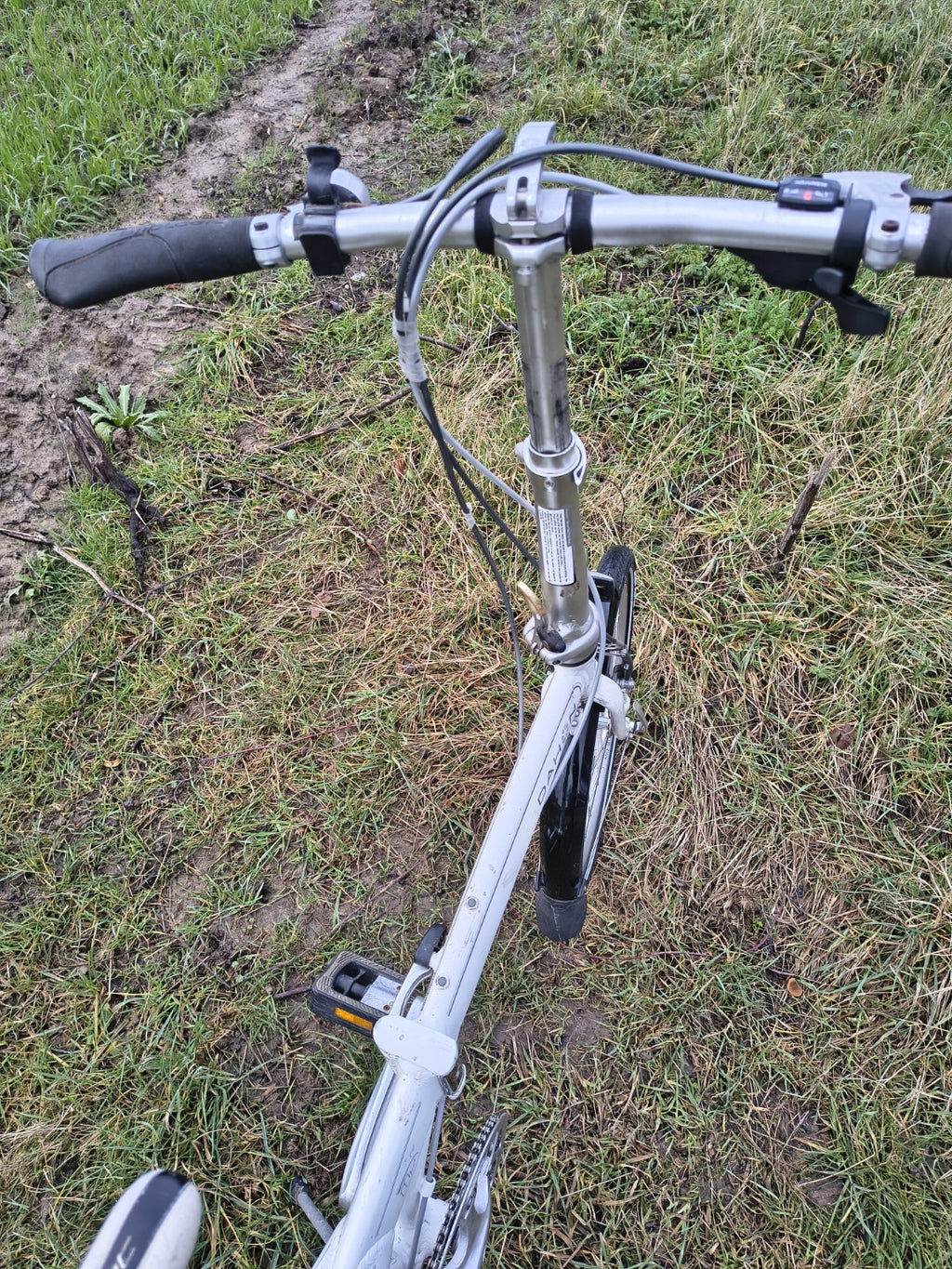 Dahon Mu P8 Folding Bike Cycle White Aluminium Frame 8 Speed 20" Wheel Serviced