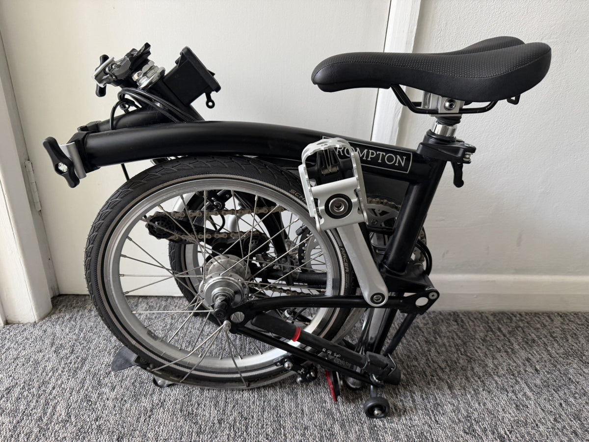 Brompton C Line M6L (6 Speed) folding bicycle - Black (EXCELLENT CONDITION)