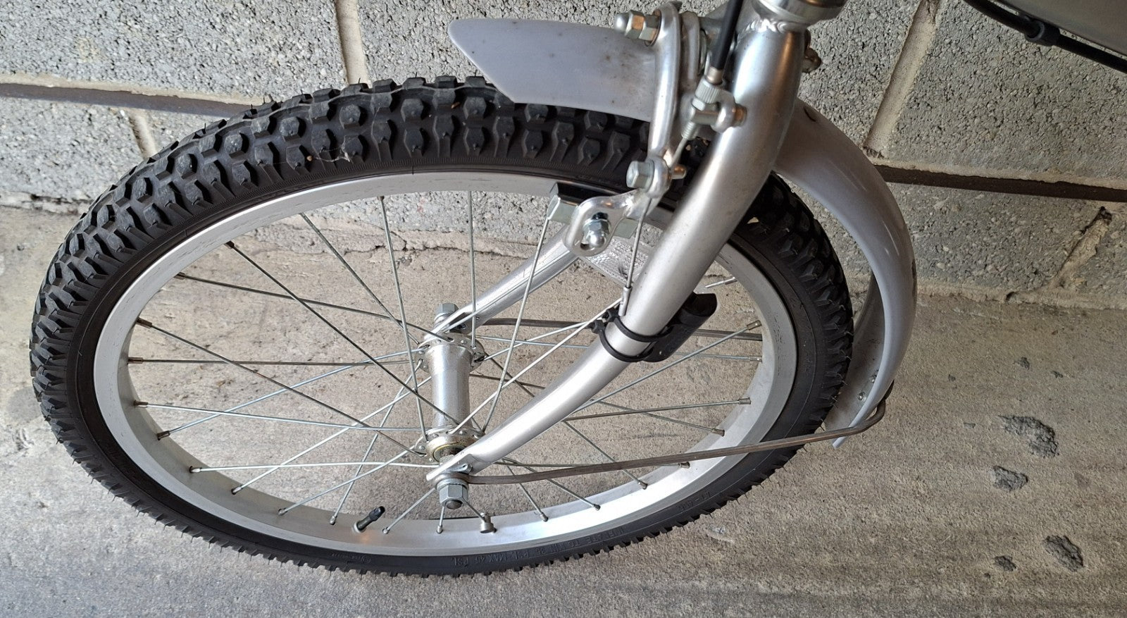 GIANT HALFWAY FOLDING BIKE – 6 Speed, 20" Wheels - Lightweight Aluminium Frame