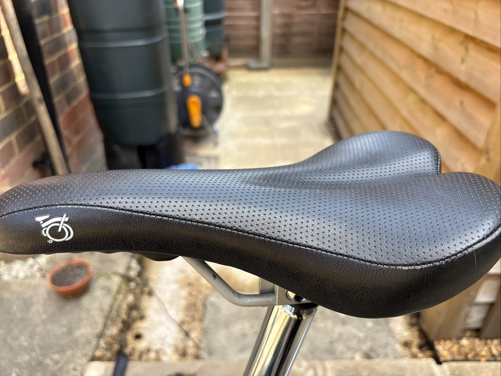 Brompton P6R Black Folding Bike - 6 Speed 2015 with Luggage Rack and Bungees