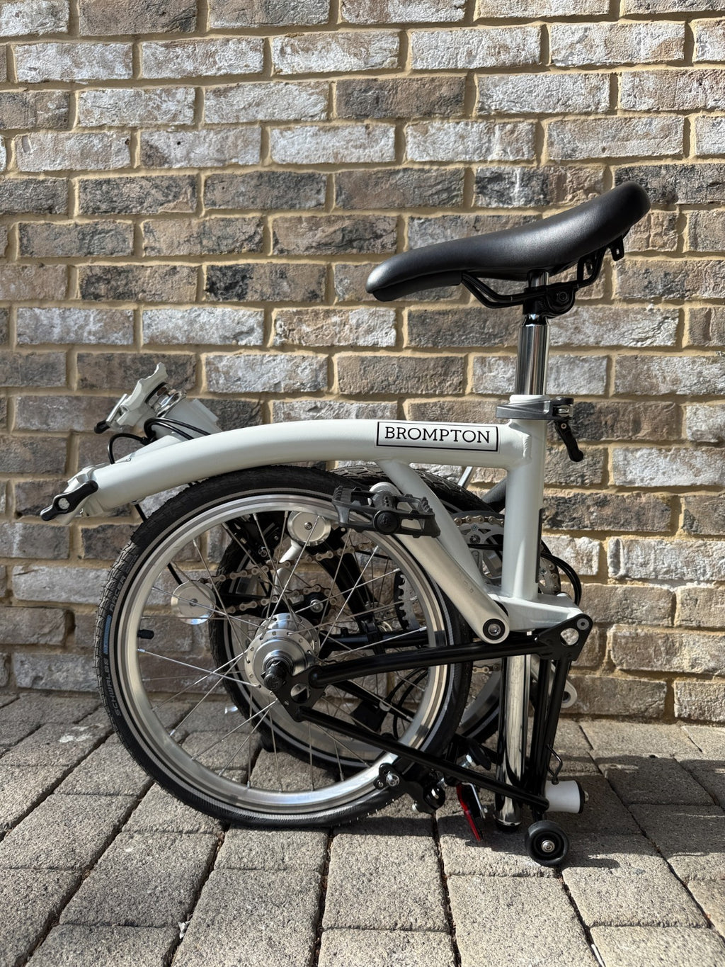 Brompton A Line - White & Black - Mint Super A+ Condition - Worldwide Shipping