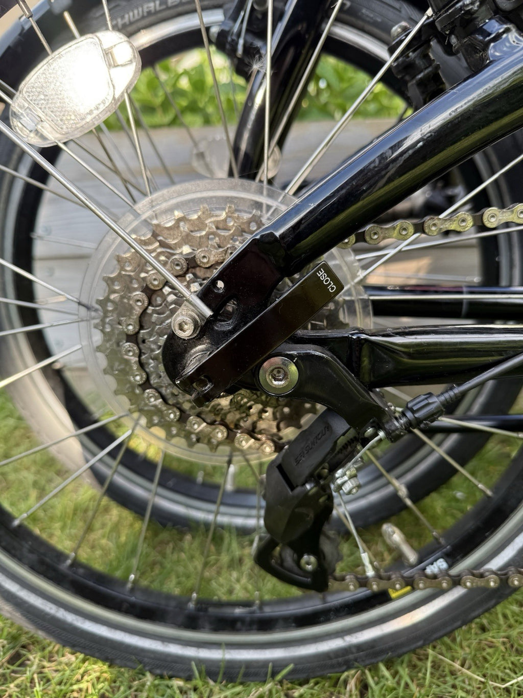 Tern Link D8 Folding Bike - Lightweight In Good Condition