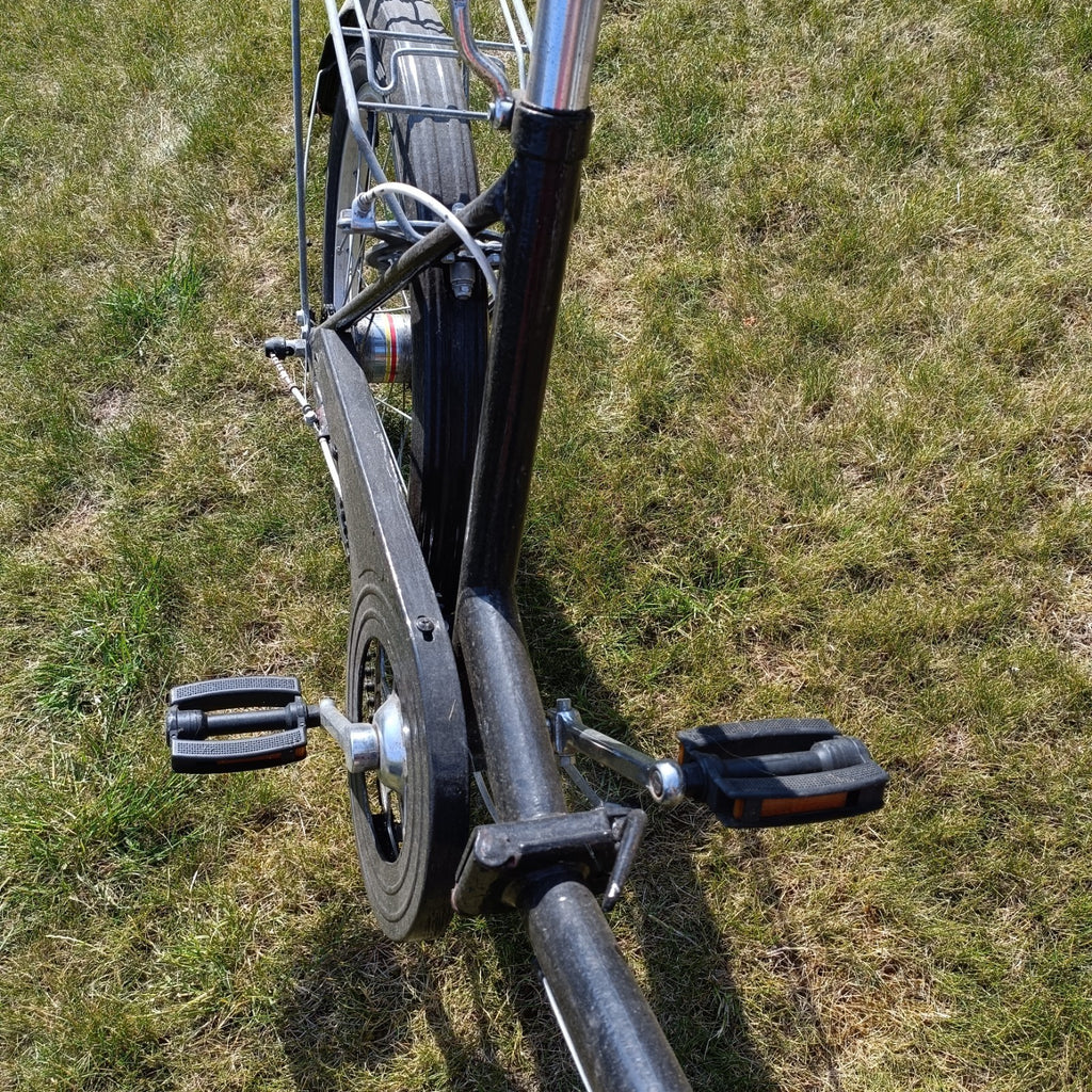 Folding Bicycle, Adults size 20 inch wheels condition used. Collection only!