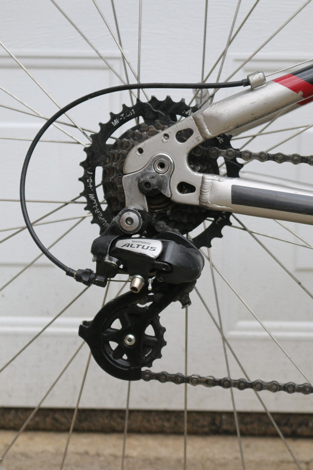 MONTAGUE TOWN,FOLDING 7 SPEED CITY BICYCLE.