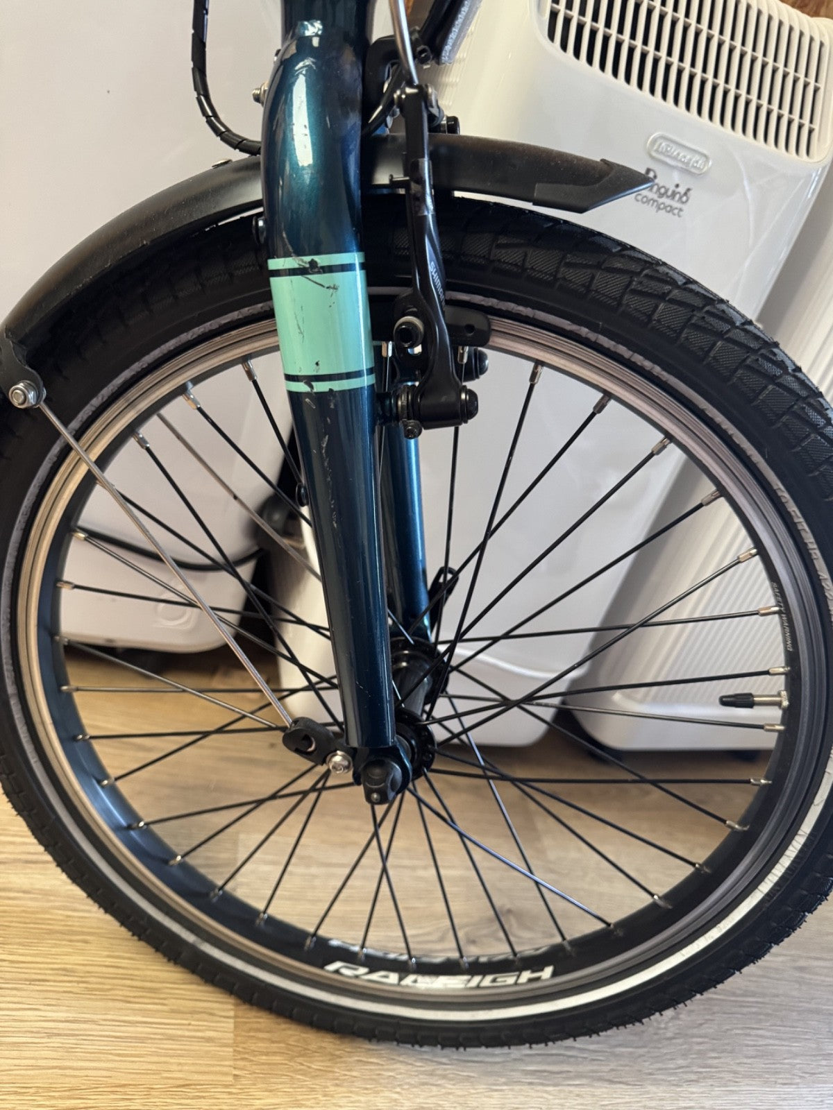 Raleigh 2019 Evo Alloy Folding Bike 20" Wheel Shimano Gears No Battery