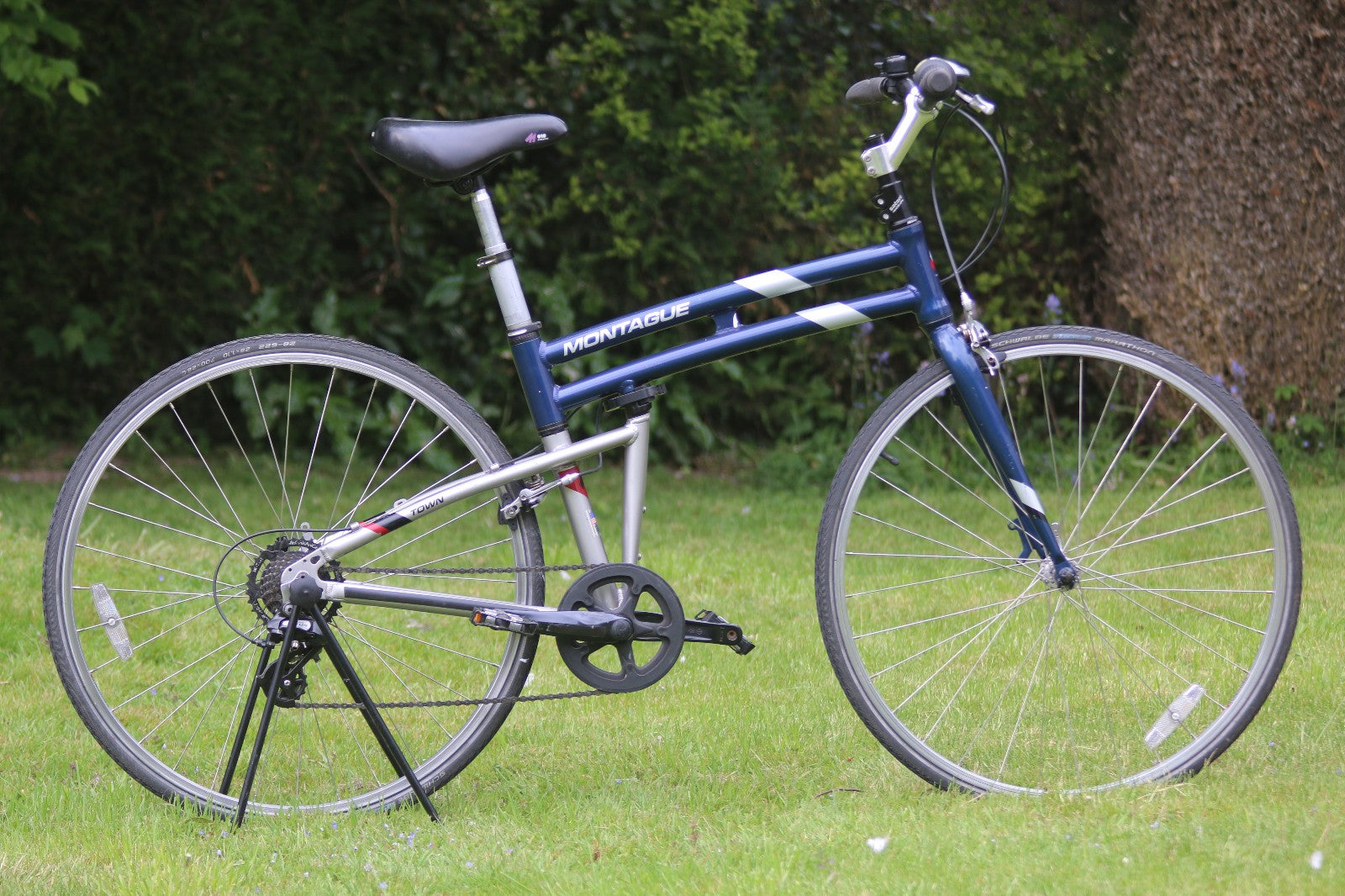 MONTAGUE TOWN,FOLDING 7 SPEED CITY BICYCLE.