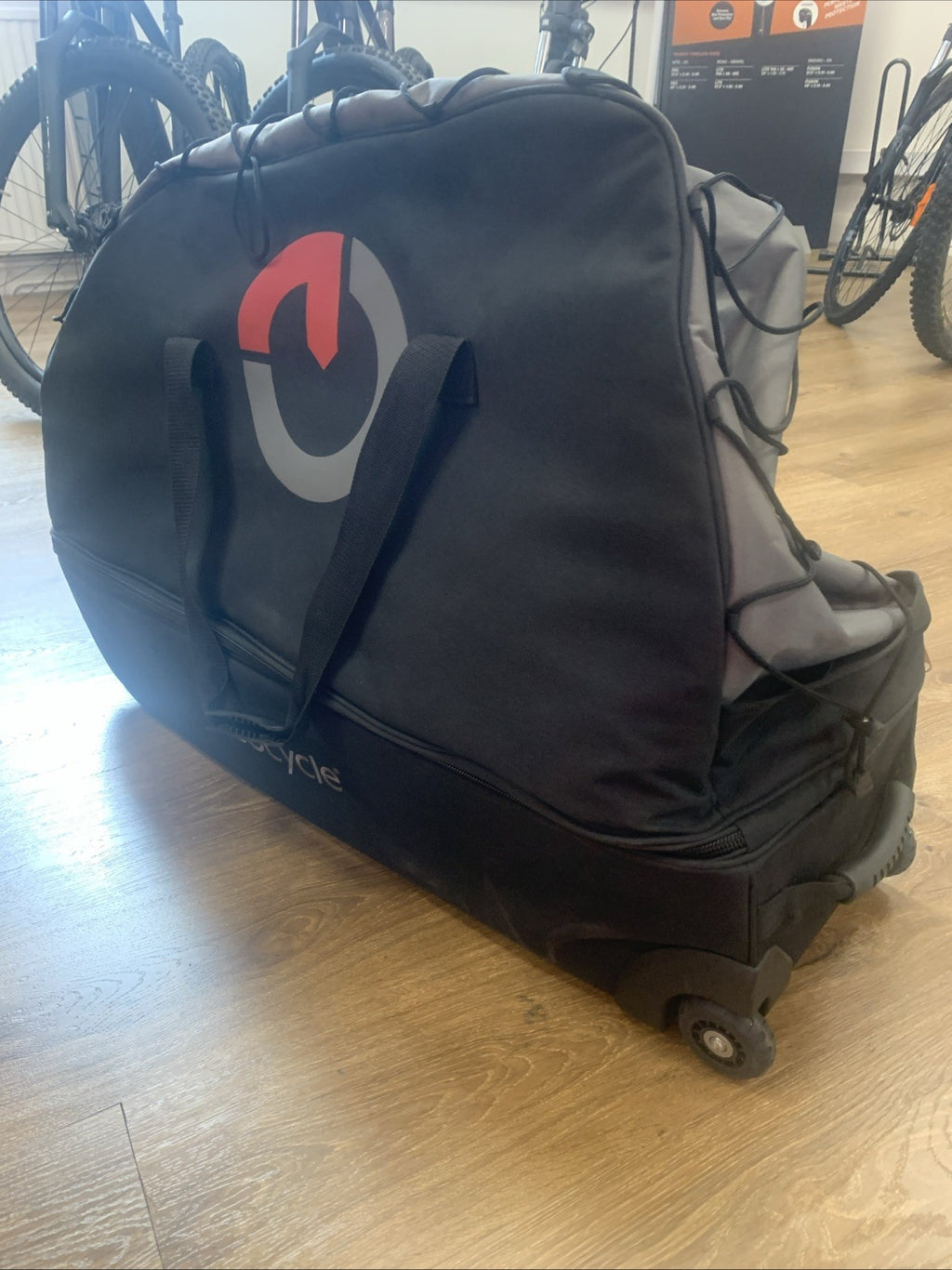 Gocycle travel case is compatible with GX, GXi, G4, G4i and G4i+ models.