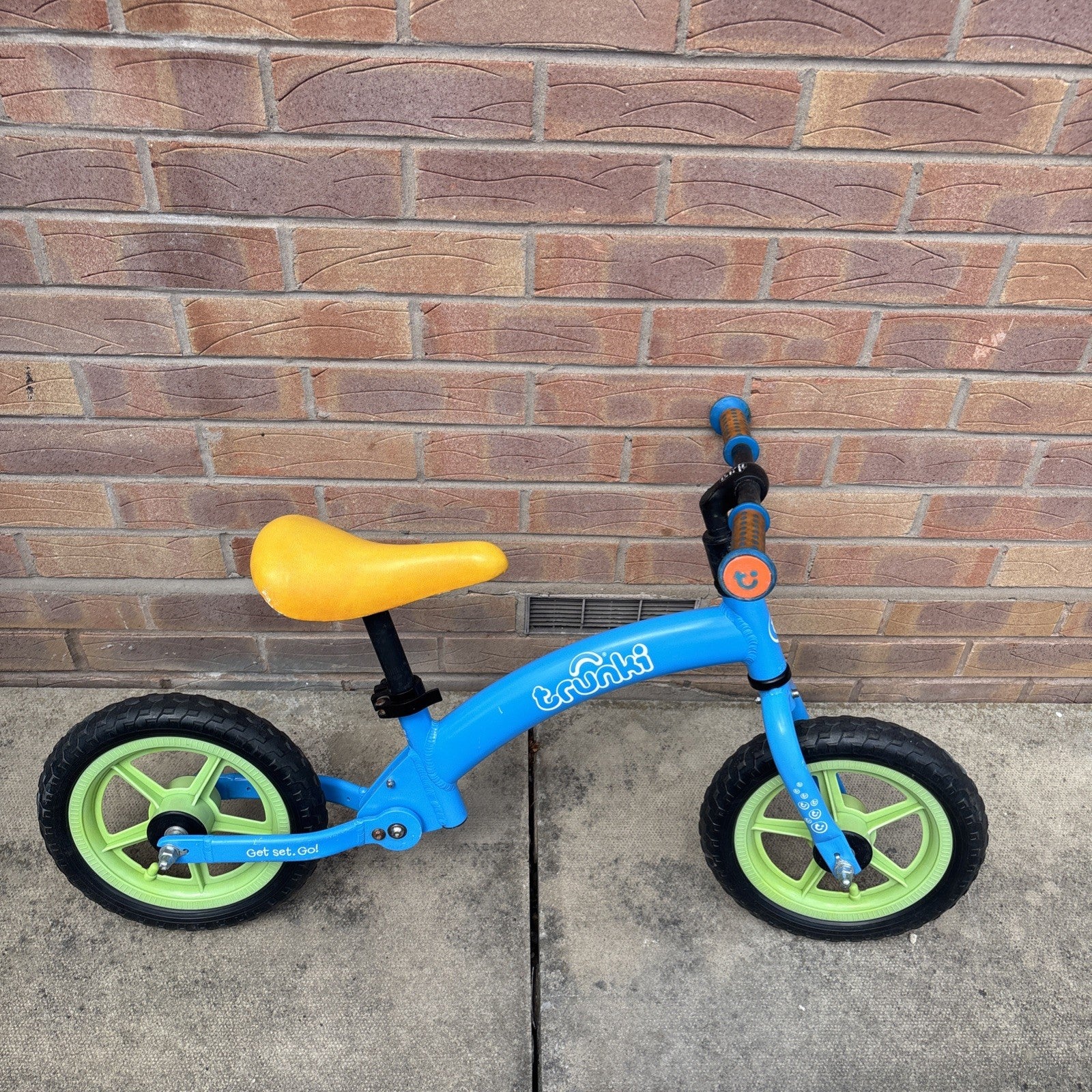 Trunki Folding Balance Bike, 12-inch Wheels (2-5yrs old) Fold to carry/car boot