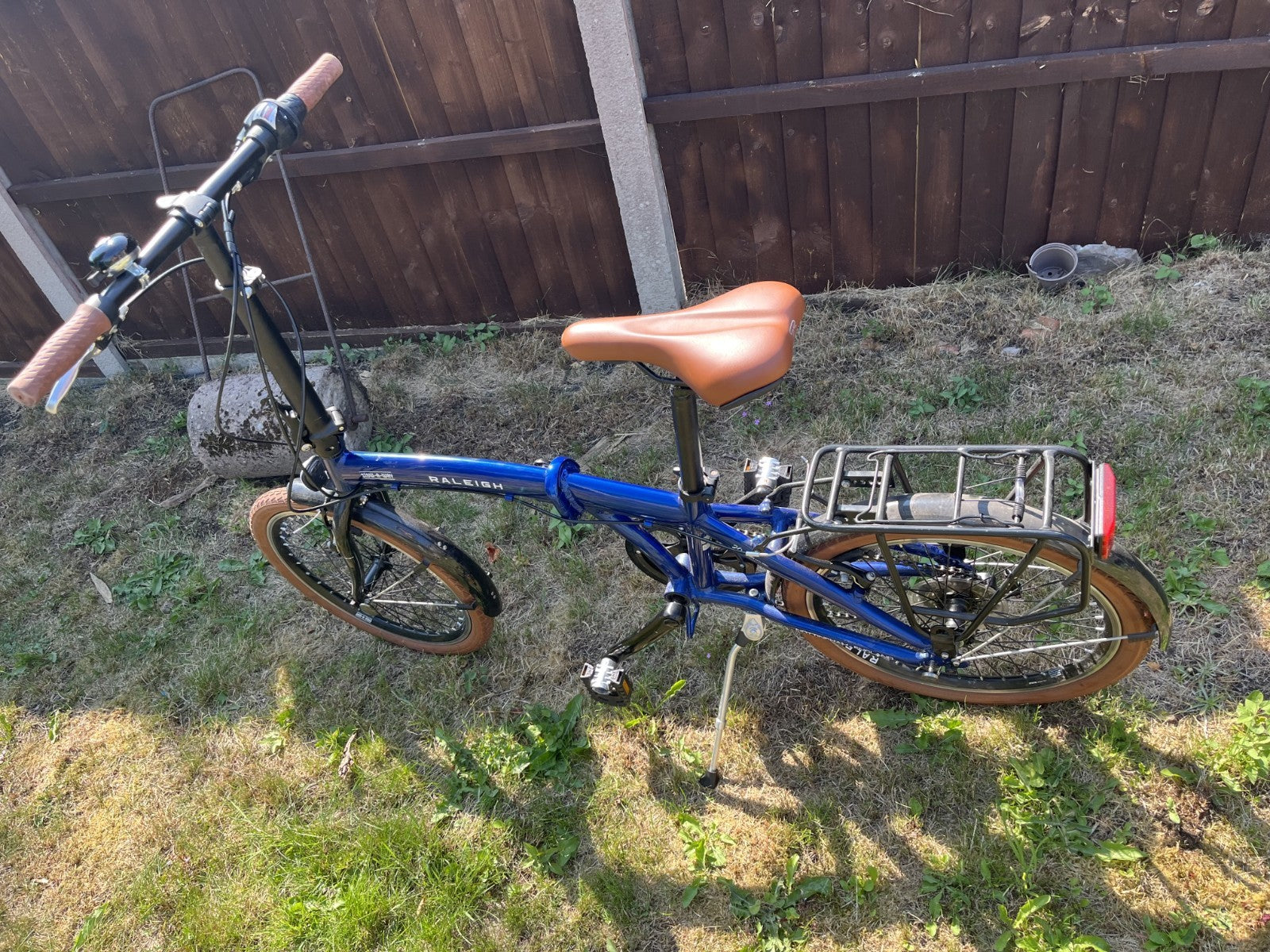 Raleigh Stow-E-Way 20in Folding Bike Blue/Brown Rear Rack Mudguards, 7 Speed