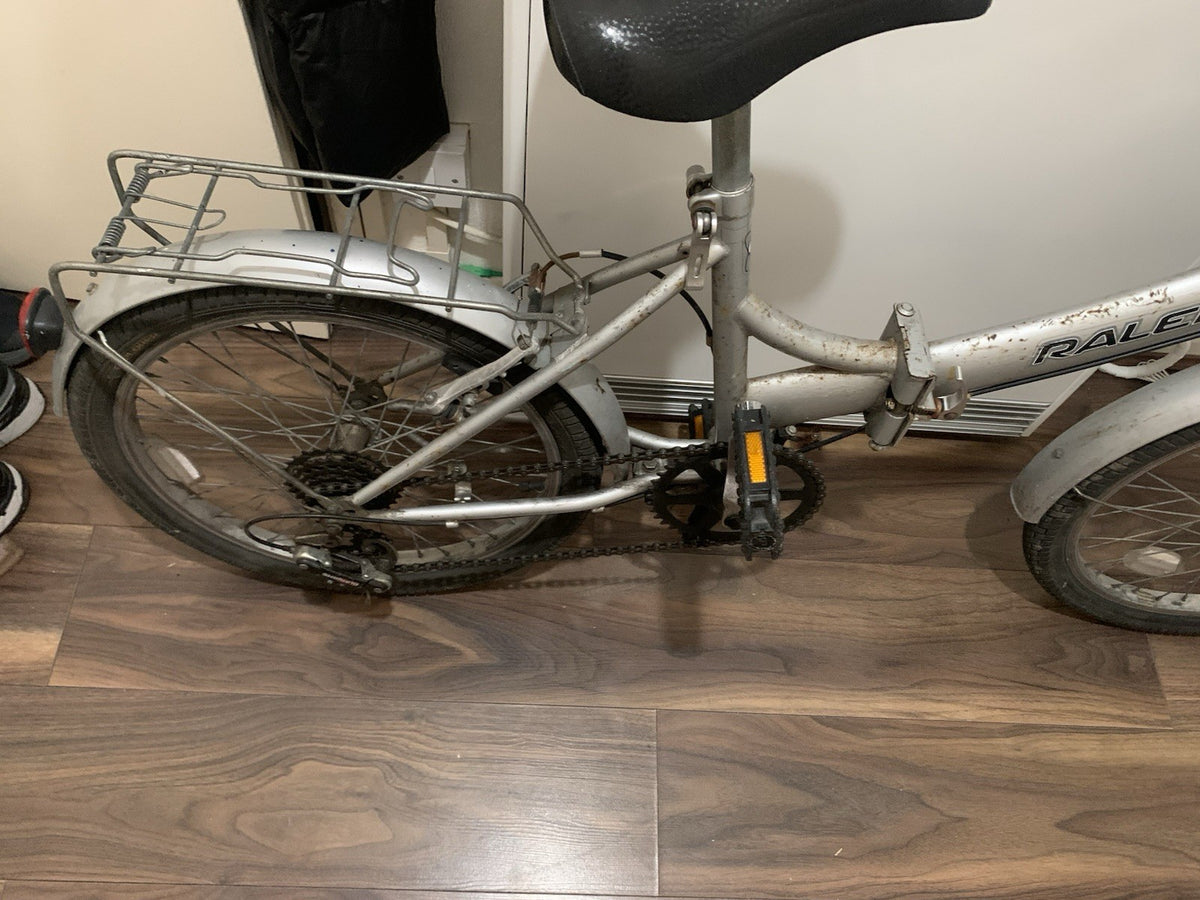 Raleigh  Bike 20in Silver/Black, Mudguards, Rear Rack, Grip Shifter