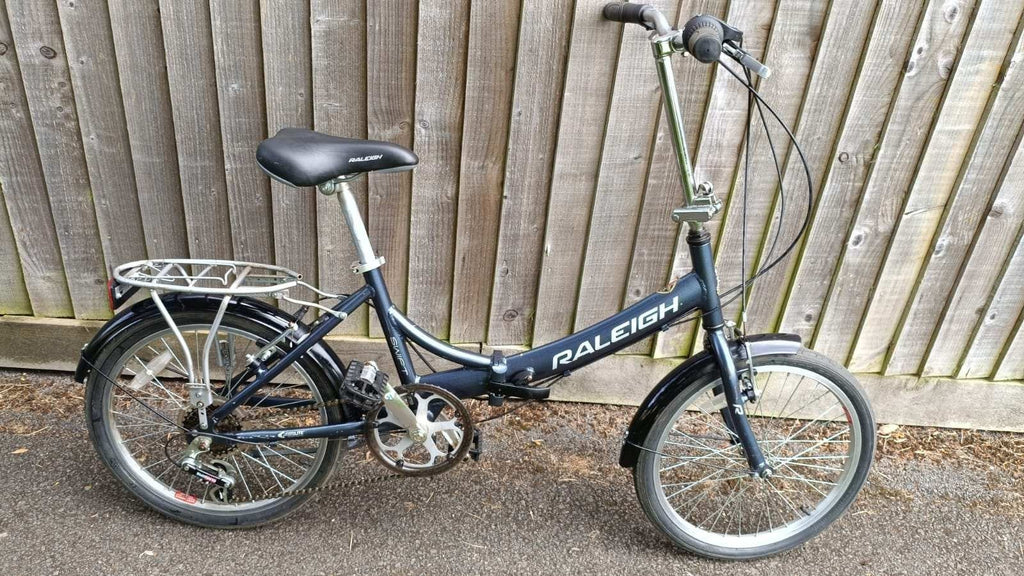 Lightweight Aluminium Raleigh Swift Folding Bike is in good condition