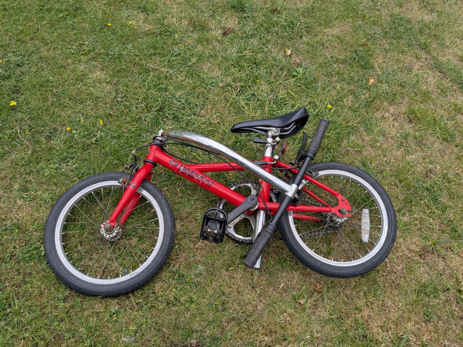 Daewoo Shuttle Folding Bike – Steel Frame – 16" Wheels – Working Order