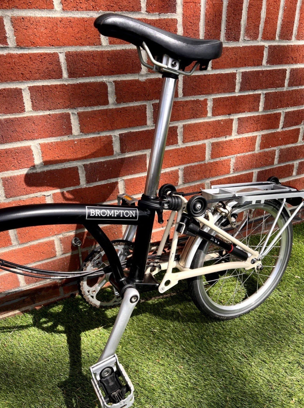Brompton P6R folding bicycle Black/Cream