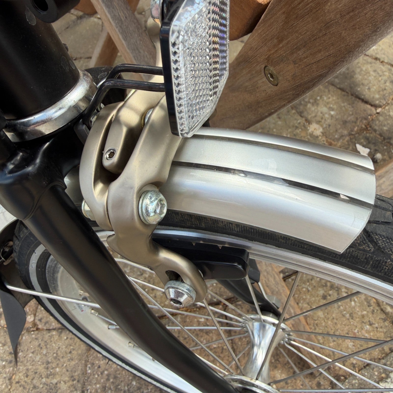 Brompton M6L Classic 6 speed in very good condition including front bag