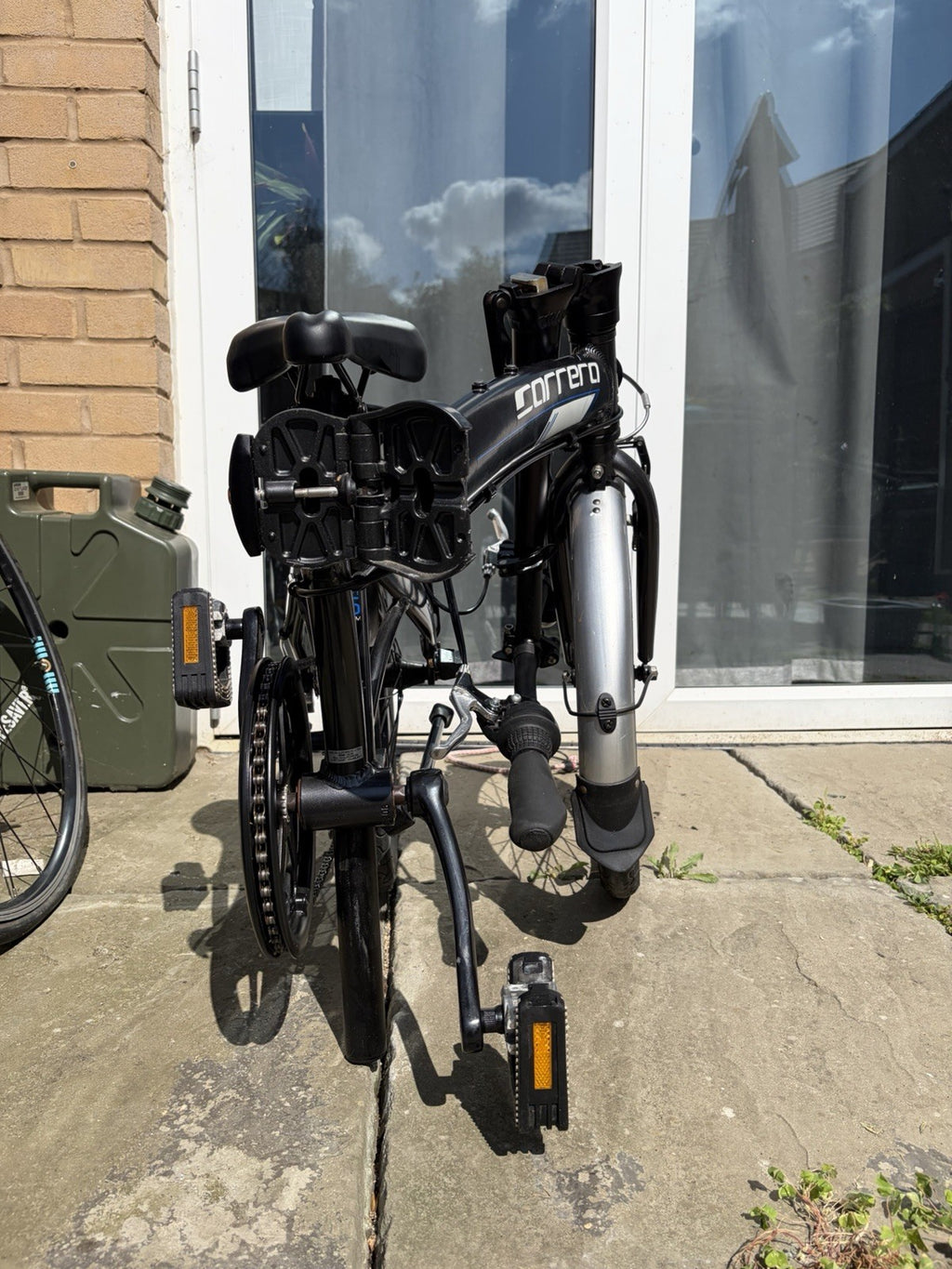 Carrera Intercity 20in Folding Bike Black/Silver Rear Rack Mudguards V-Brake