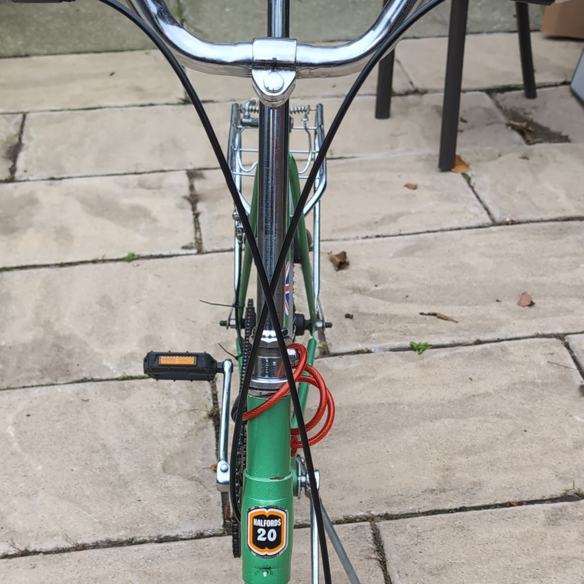 Halfords Metropolitan 20in Mini Velo Bike Green With Rear Rack & Mudguards.