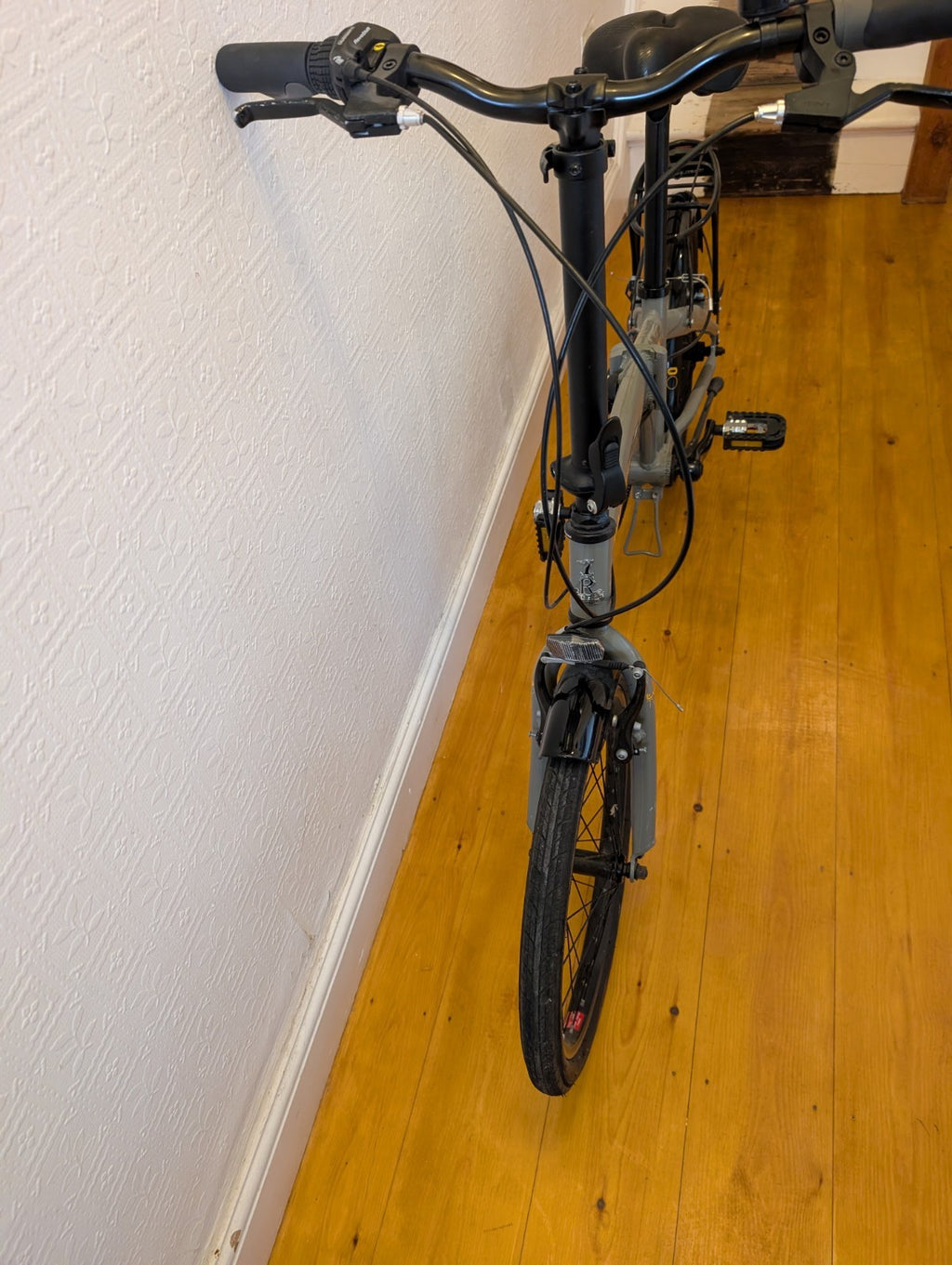 Raleigh Evo 2 Folding Bike 7-Speed Shimano Gears Grey