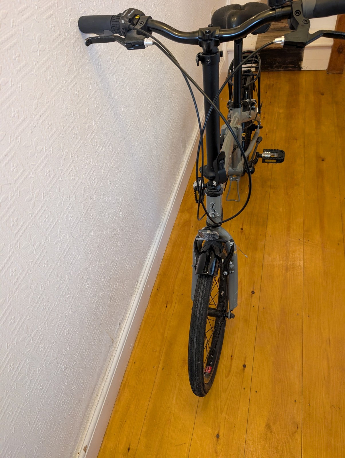 Raleigh Evo 2 Folding Bike 7-Speed Shimano Gears Grey