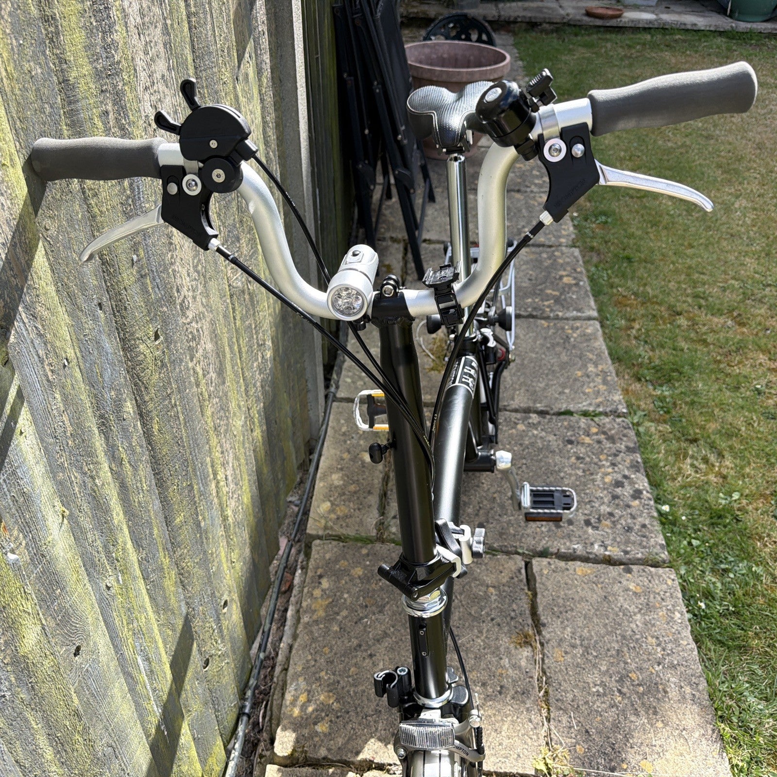 Brompton C-Line M3R Folding Bike with Brompton B Bag Travel Carry Roller Luggage