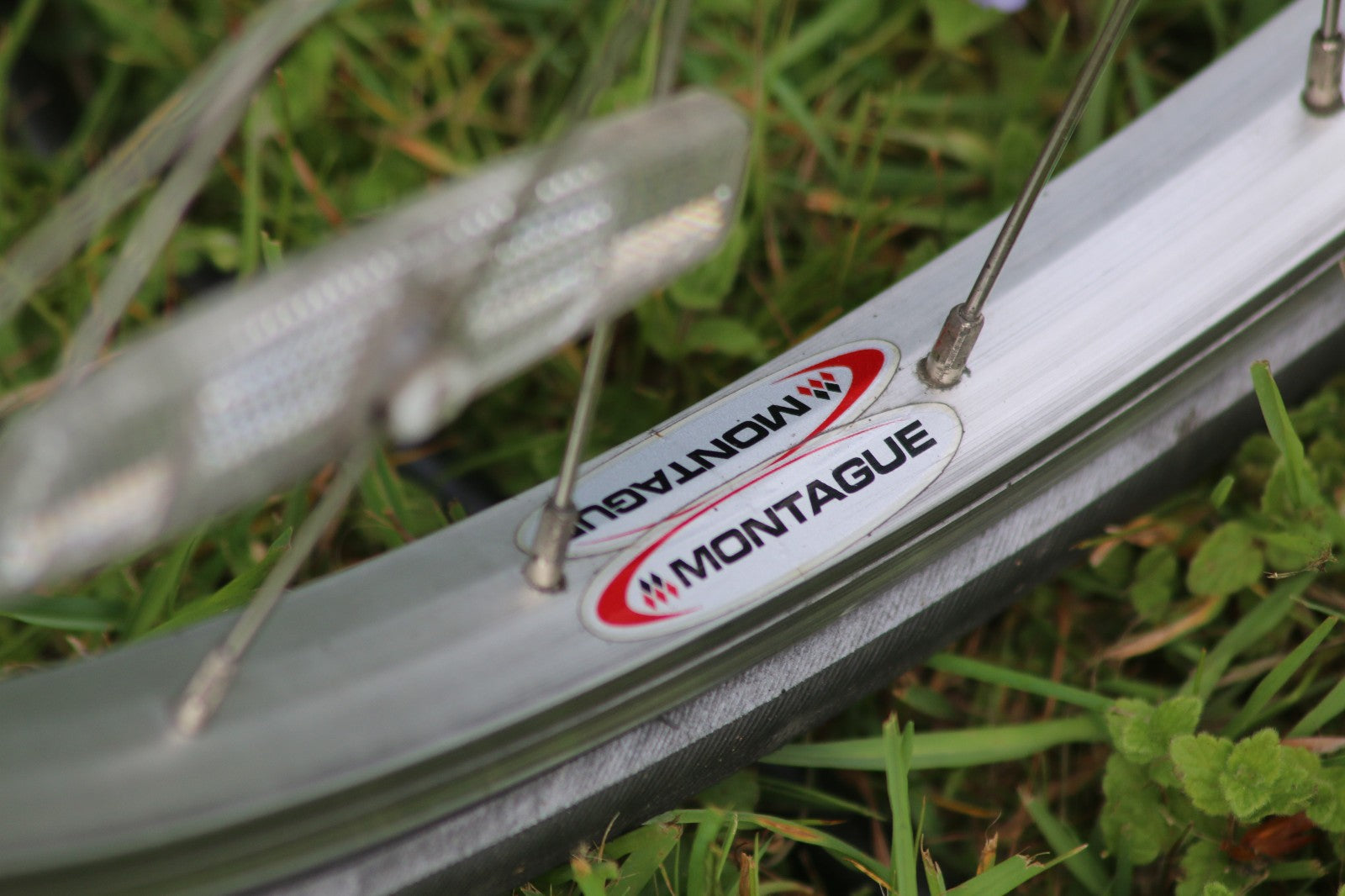 MONTAGUE TOWN,FOLDING 7 SPEED CITY BICYCLE.