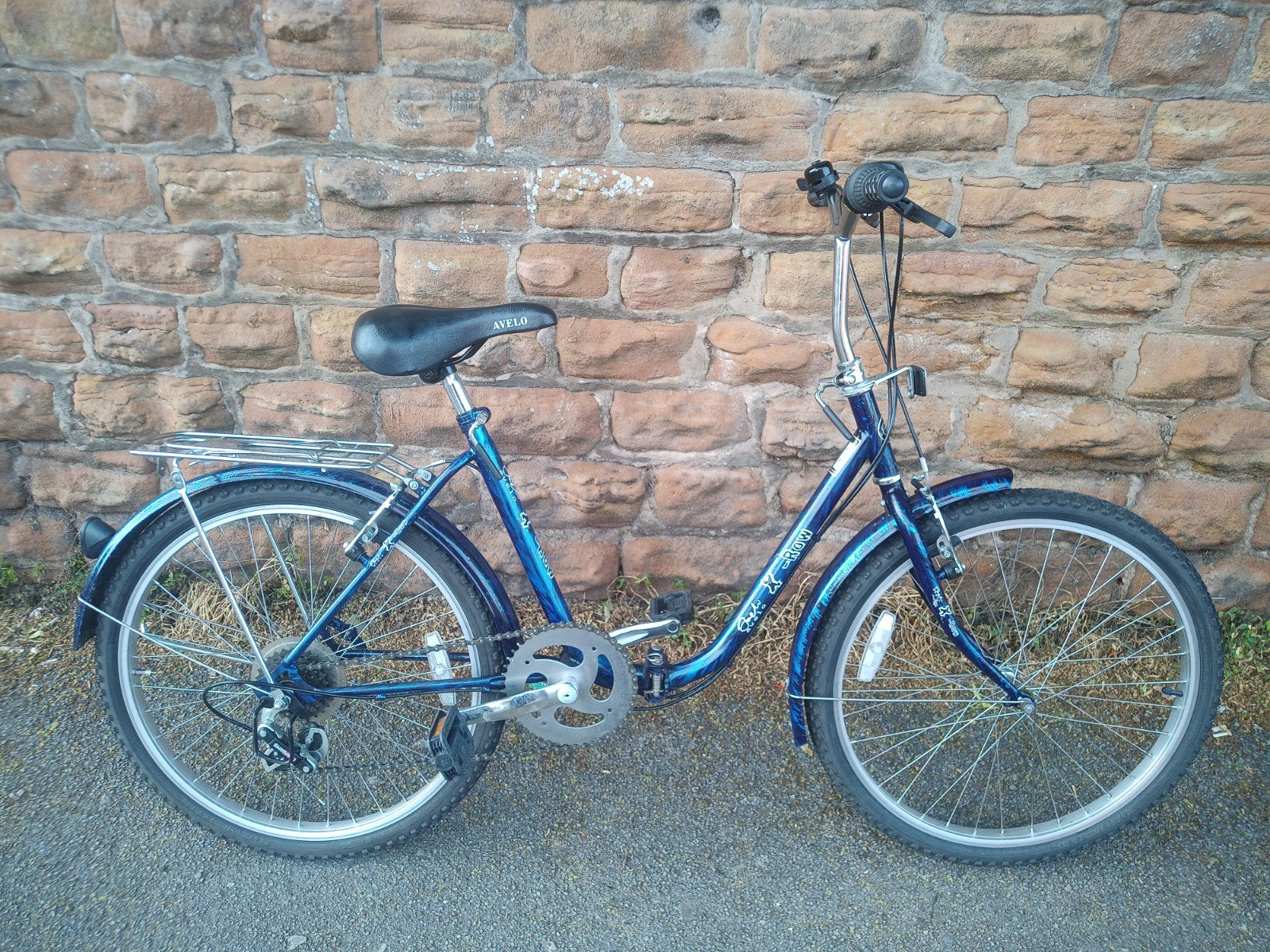 avelo x row folding bike 24-inch wheels
