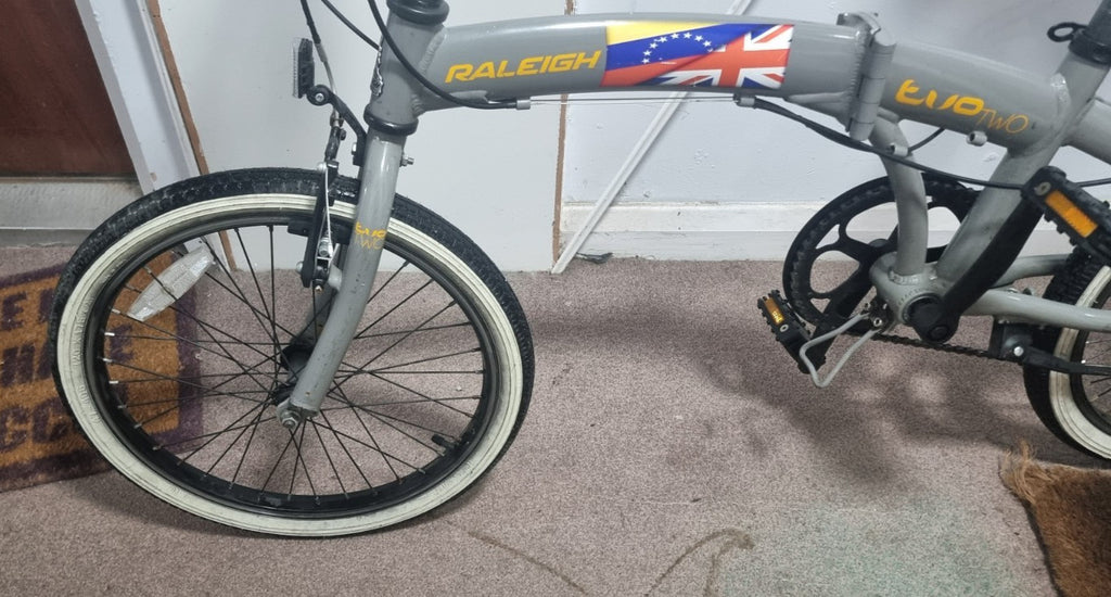 Raleigh Evo 20in Folding Bike Grey/Black Small Flat Bar Rear Rack
