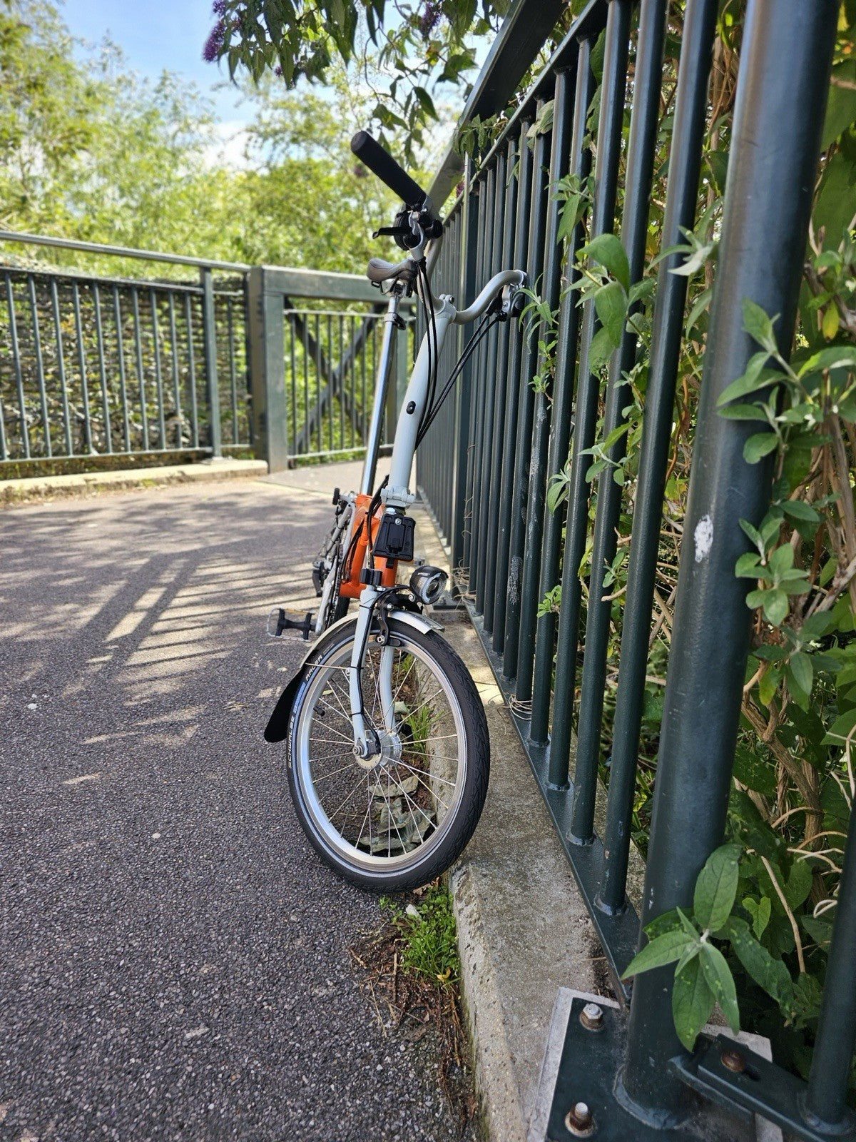Brompton Folding Bike 16in Wheels Orange/white Silver Mudguards Cruiser Bar