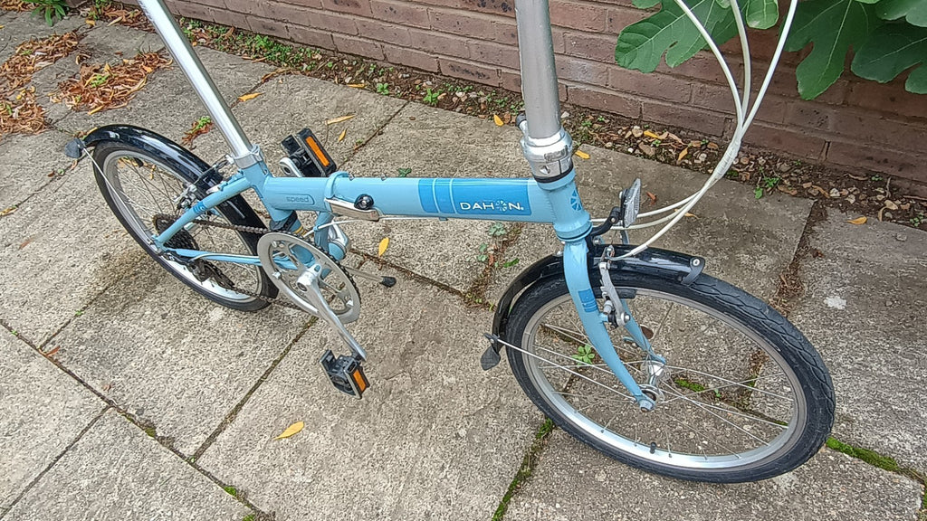 Dahon  Speed 7 Lightweight Ladies Folding Bike 20in, Mudguards, Kickstand