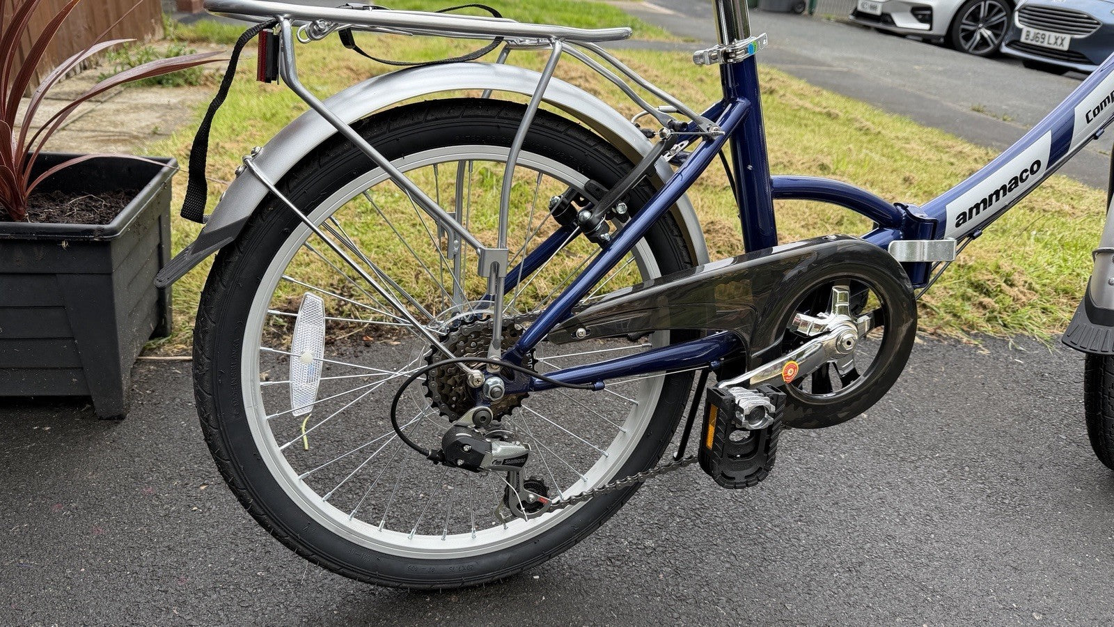 Ammaco Pakka Compact 20 Inch Wheel Folding Shopper Camping Bike 6 Speed Blue