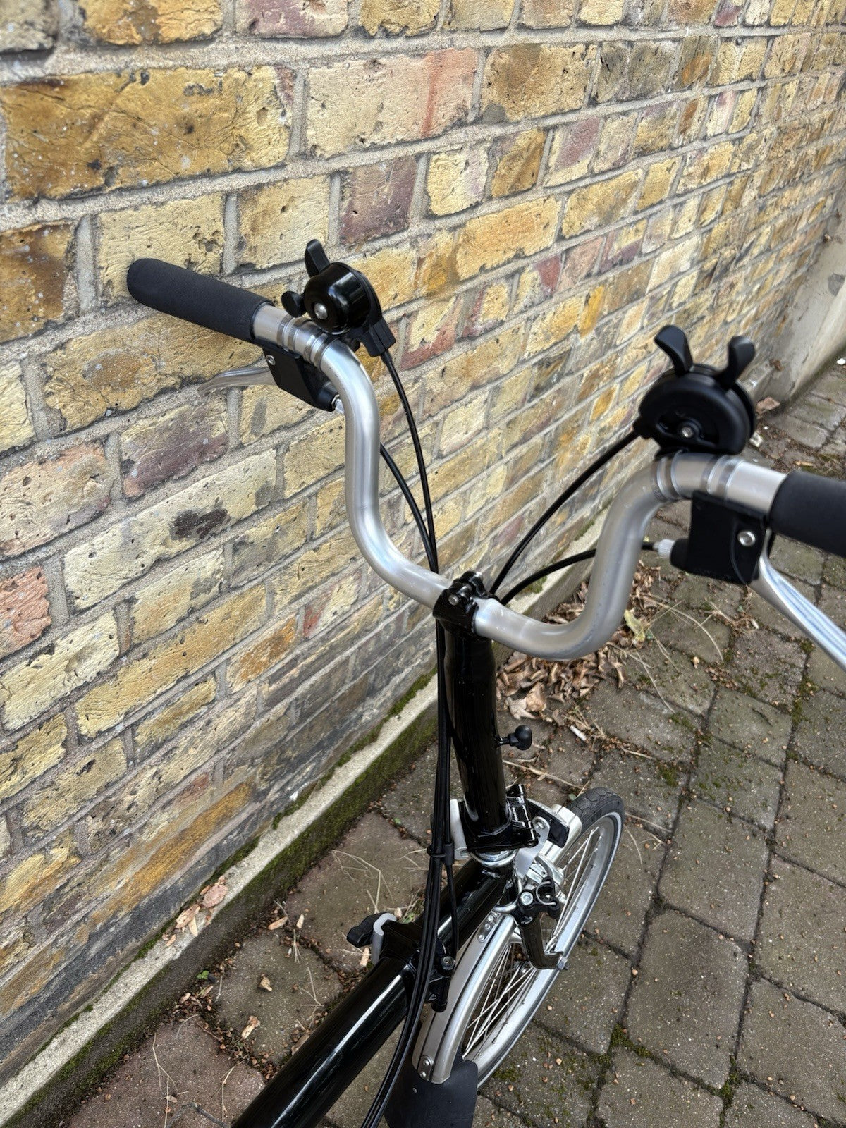 Brompton M6R Folding Bike 6-Speed - Black, w/ Mudguards and Rack - GC
