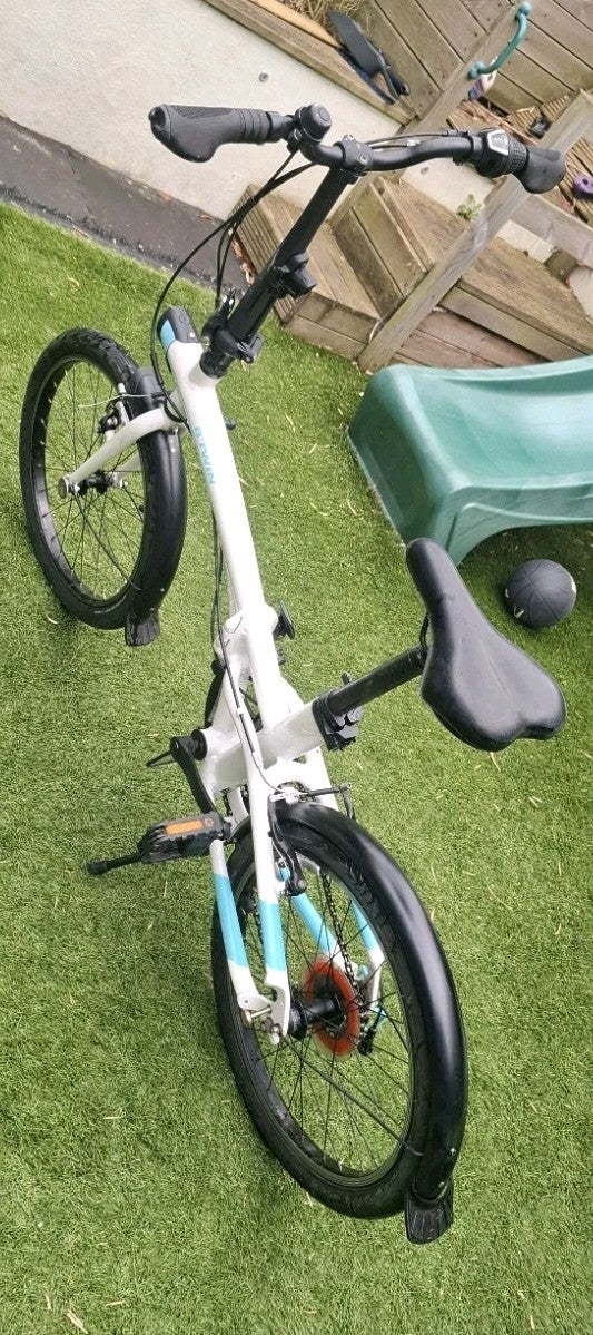 BTwin  Tilt 500 Folding Bike. White And Blue Aluminium Frame commuter bike
